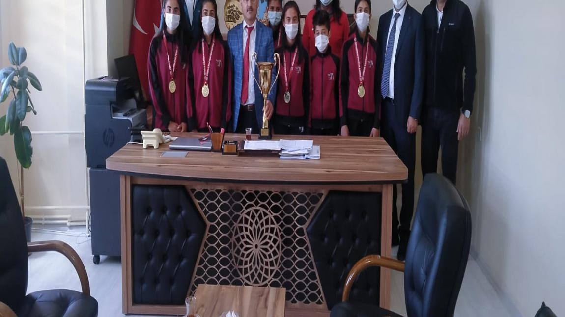 Okulumuz Mezunlarından Türkiye Birinciliği 